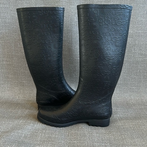 UGG Shoes - UGG Wilshire Tall Rain boots rubber upper and outsole size 8